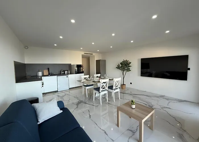 Sea View, Modern And Terrace Apartment Nice